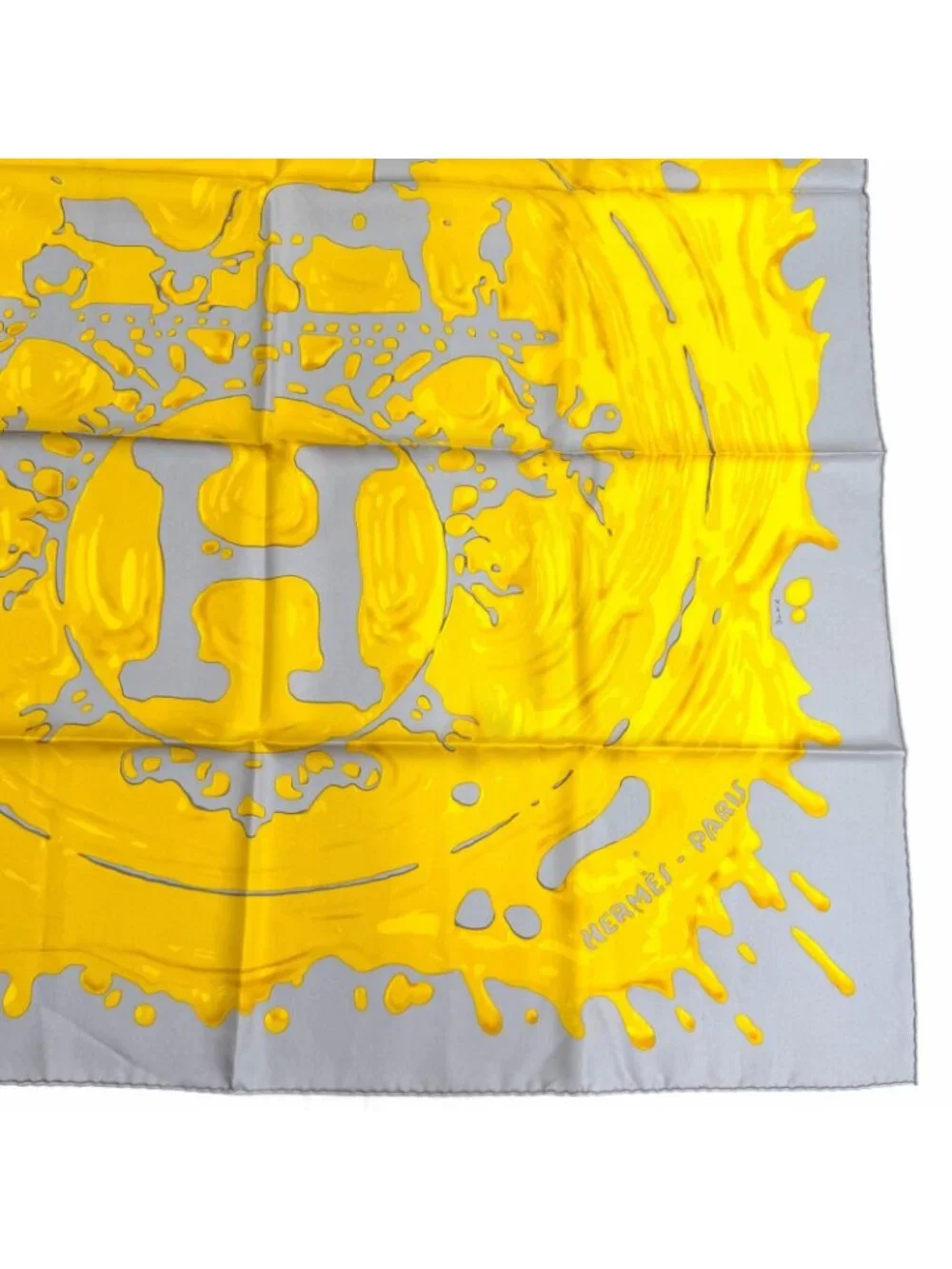 Hermes Carre 90 Peinture Fraiche Freshly Painted Silk 100% Gray Perlee or Scarf